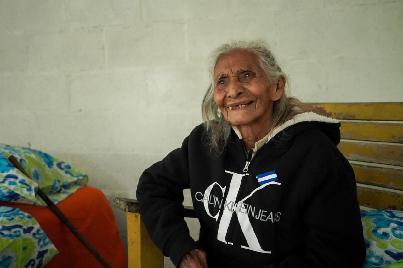 Doña Aurelia agradeció al Gobierno del Presidente Bukele por cumplir su sueño de una vivienda digna dona-aurelia-agradecio-al-gobierno-del-presidente-bukele-por-cumplir-su-sueno-de-una-vivienda-digna